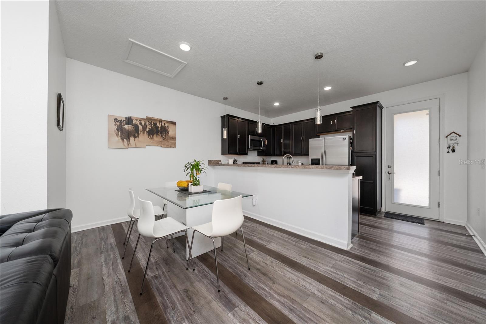 HOLLYGROVE VILLAGE - Residential