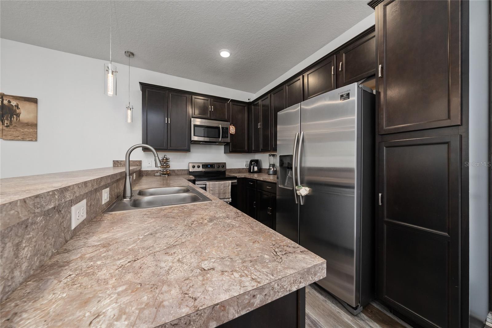 HOLLYGROVE VILLAGE - Residential