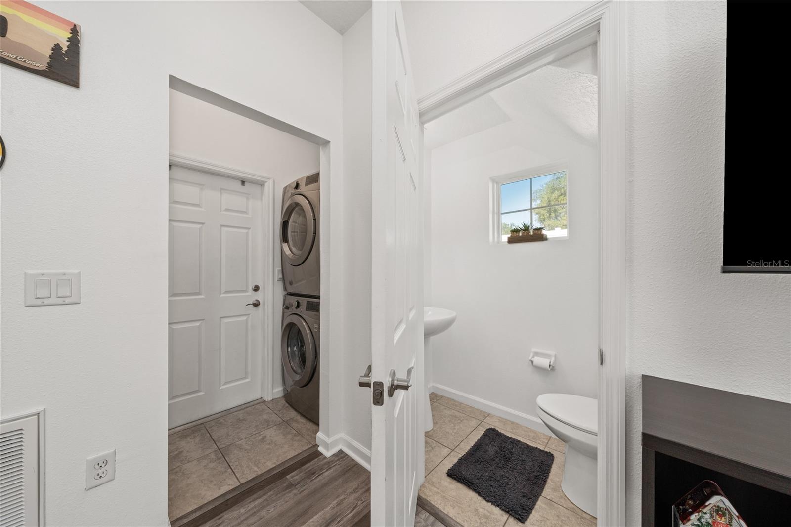 HOLLYGROVE VILLAGE - Residential