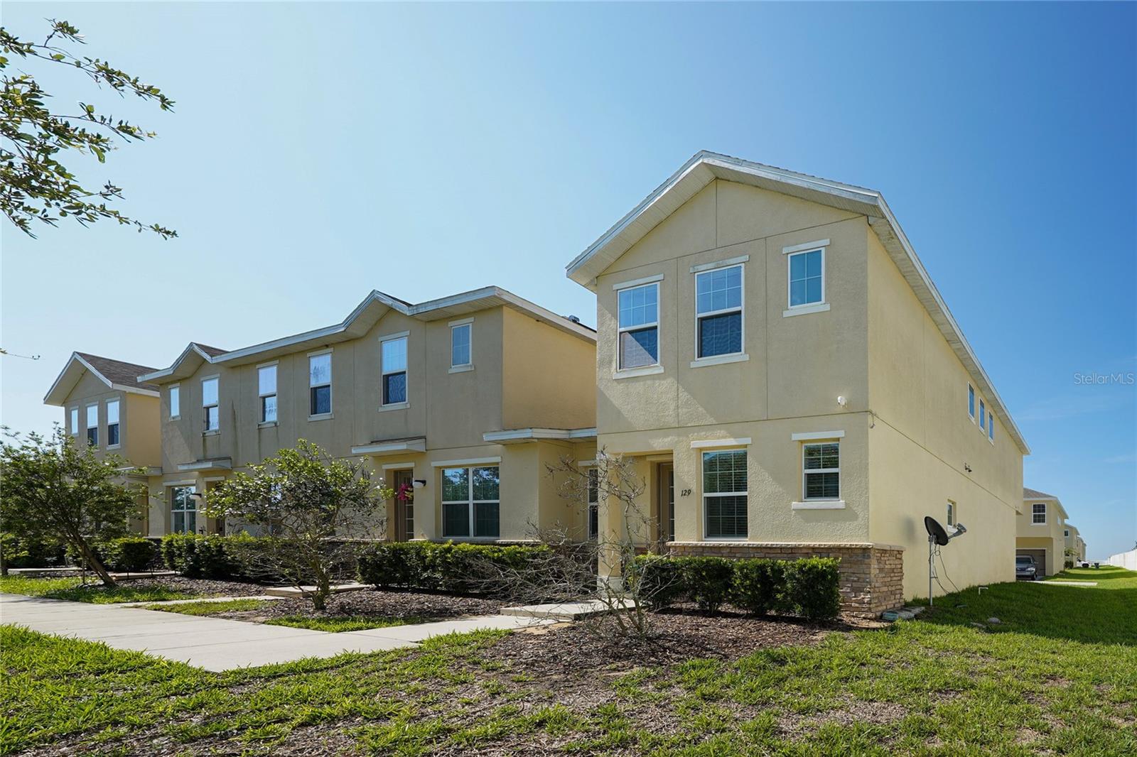 HOLLYGROVE VILLAGE - Residential