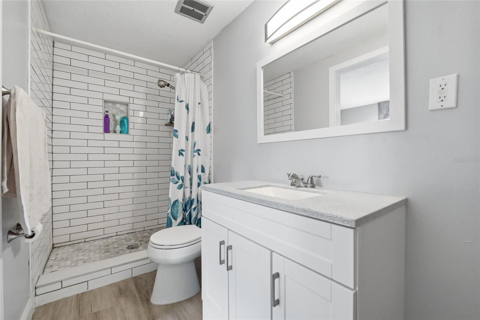 FOUR WINDS ESTATES UNIT 3 - Residential