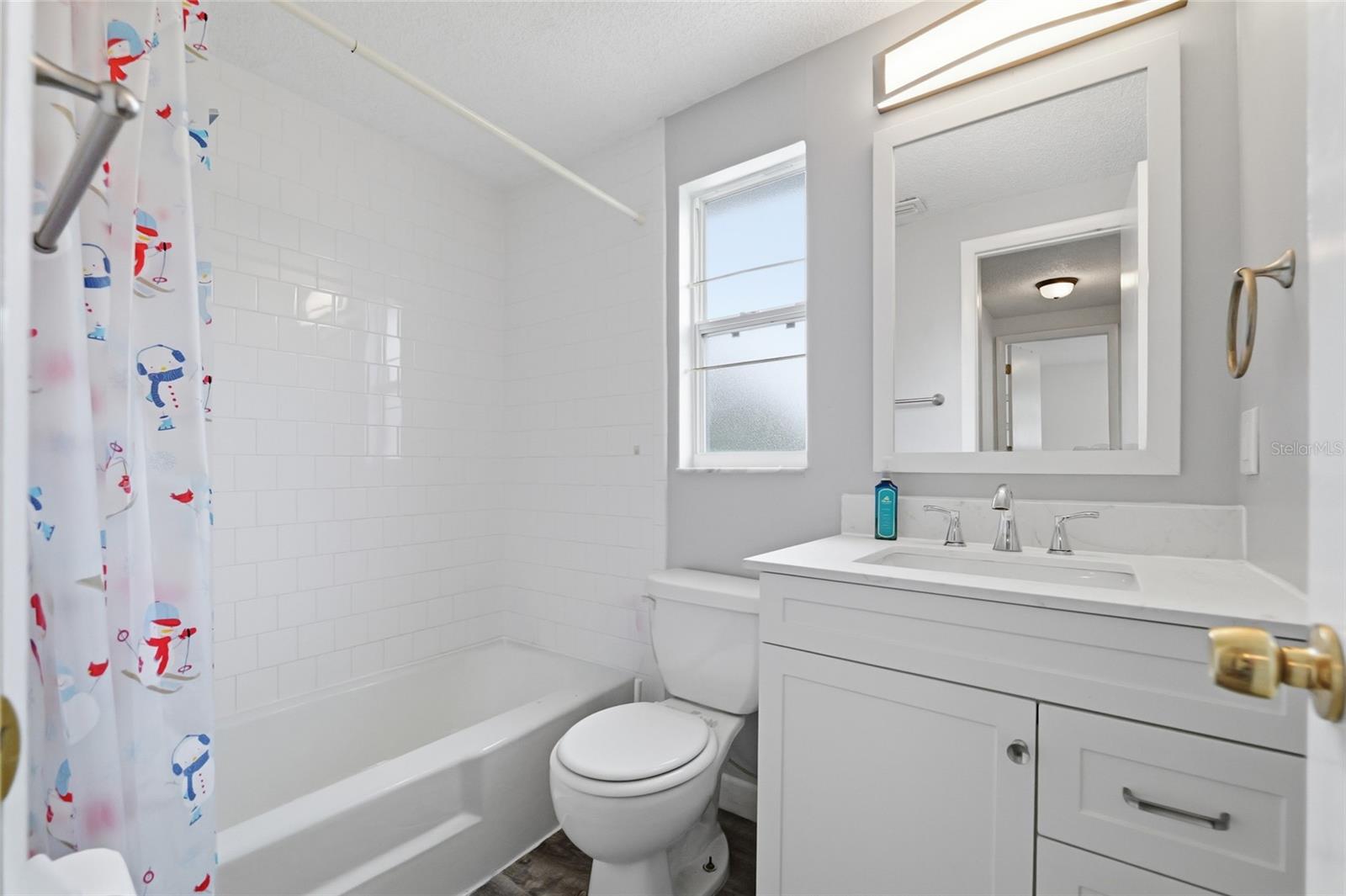 FOUR WINDS ESTATES UNIT 3 - Residential