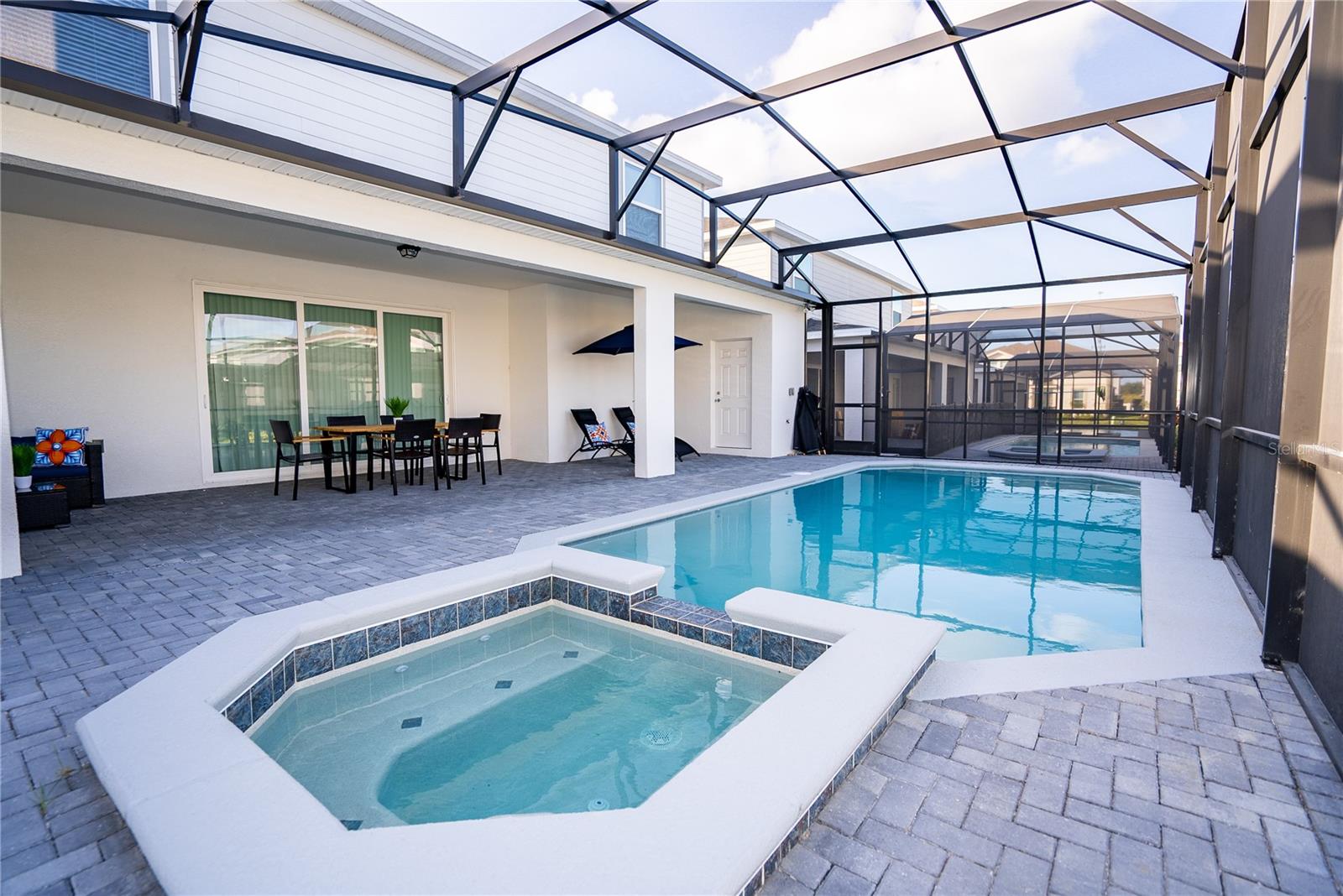 WINDSOR CAY - Residential