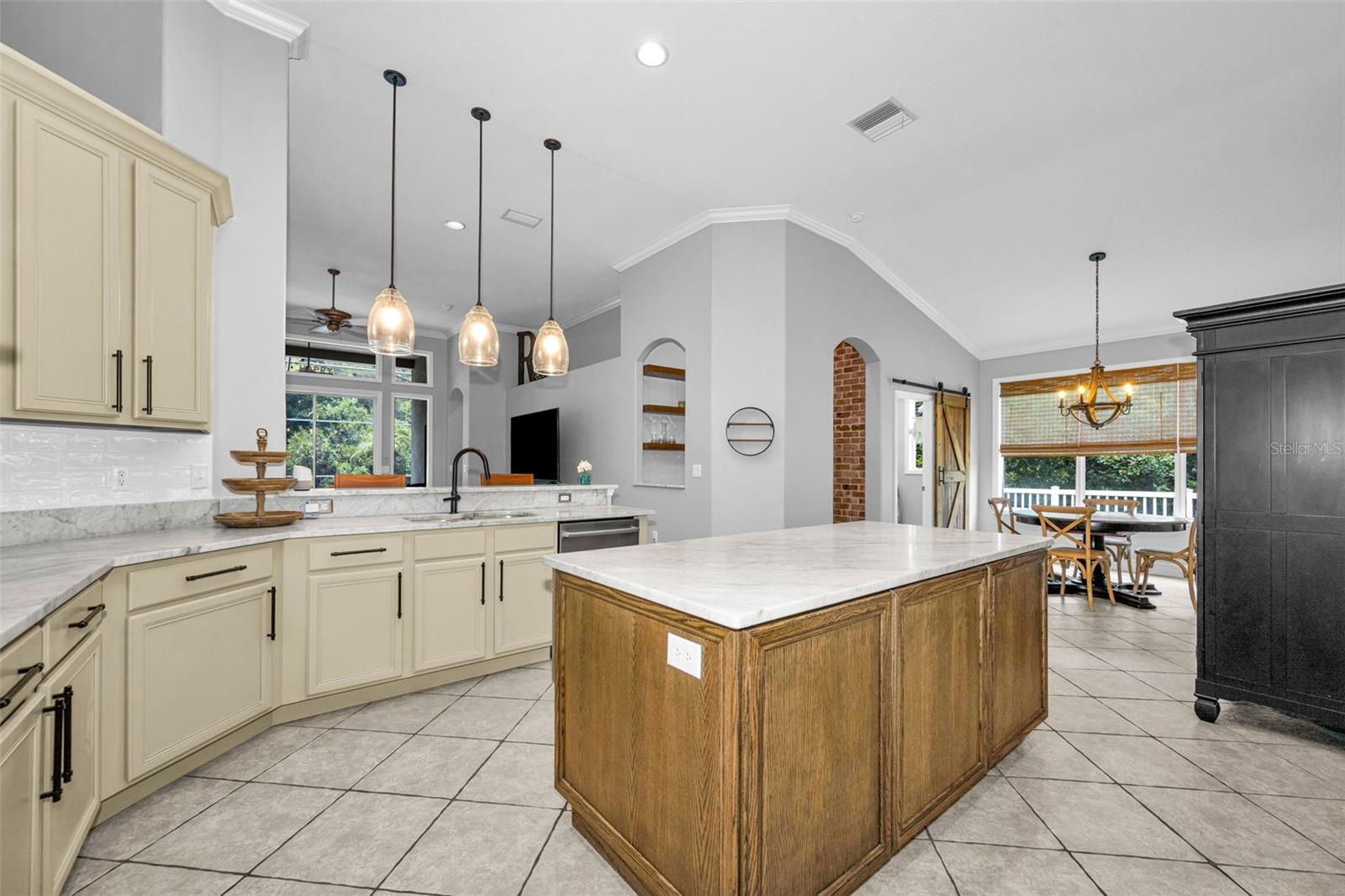 IVY LAKE ESTATES - Residential
