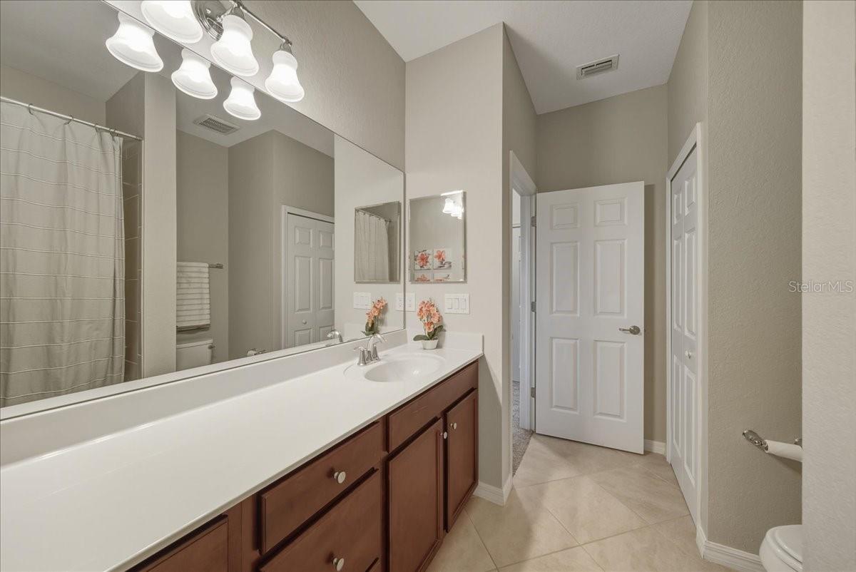 TOWNHOMES AT REGATTA LANDING - Residential