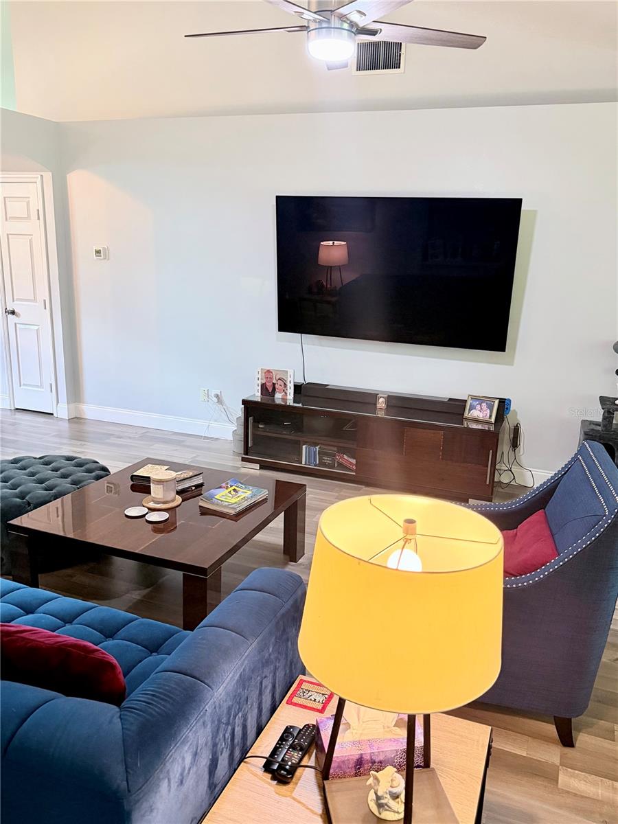 BRENTWOOD HILLS TRCT B UN 2 - Residential Lease