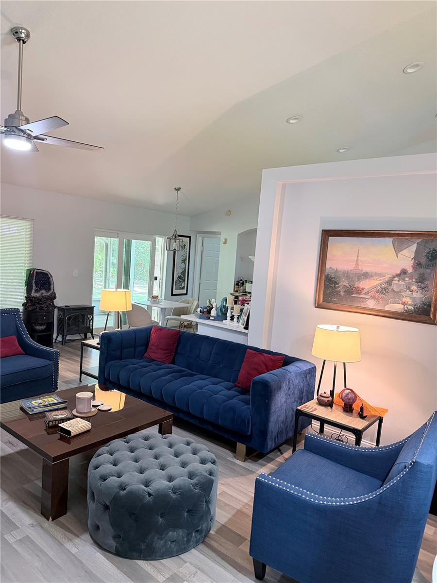BRENTWOOD HILLS TRCT B UN 2 - Residential Lease