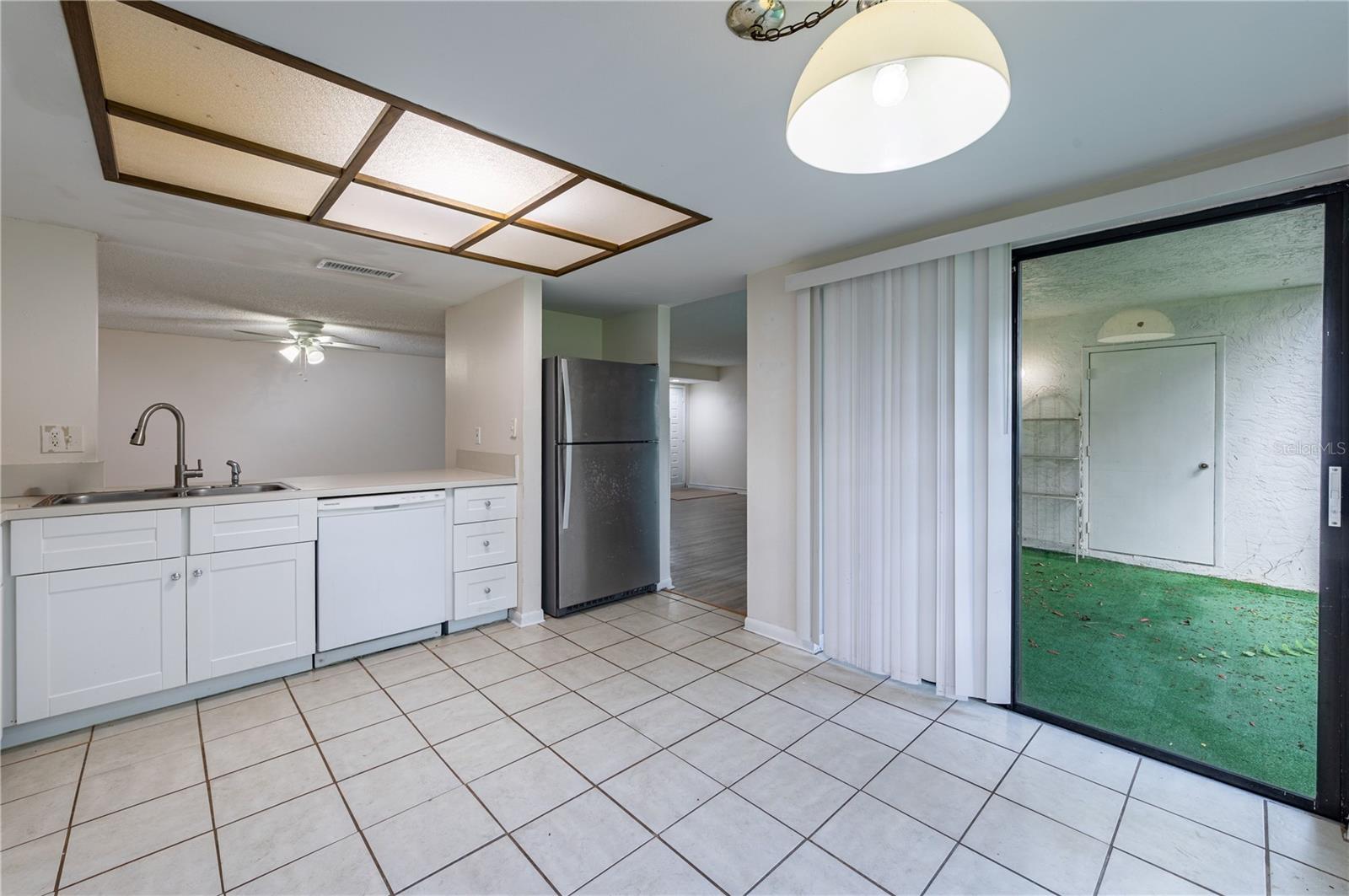 RIVER OAKS CONDO II - Residential