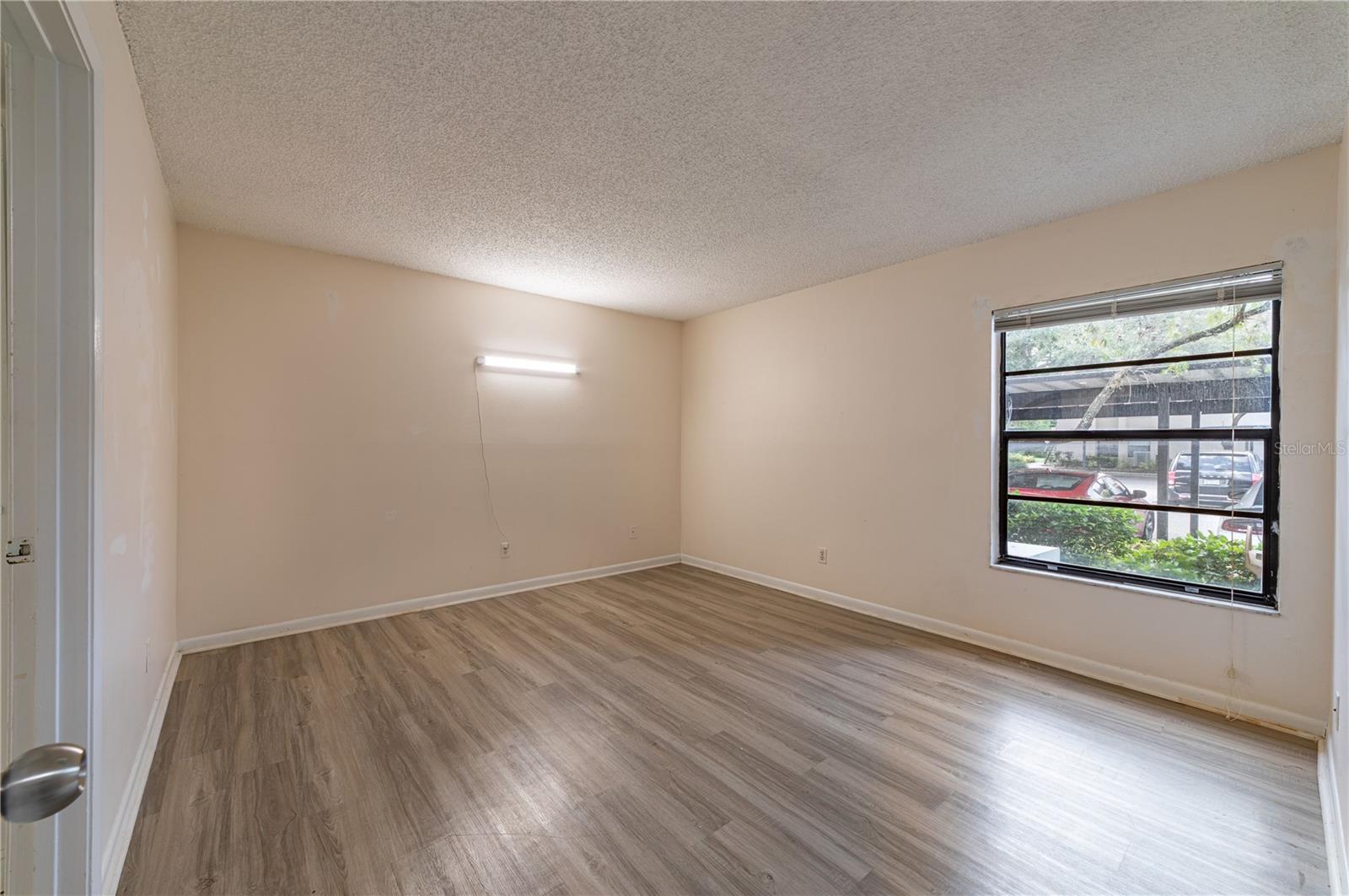 RIVER OAKS CONDO II - Residential