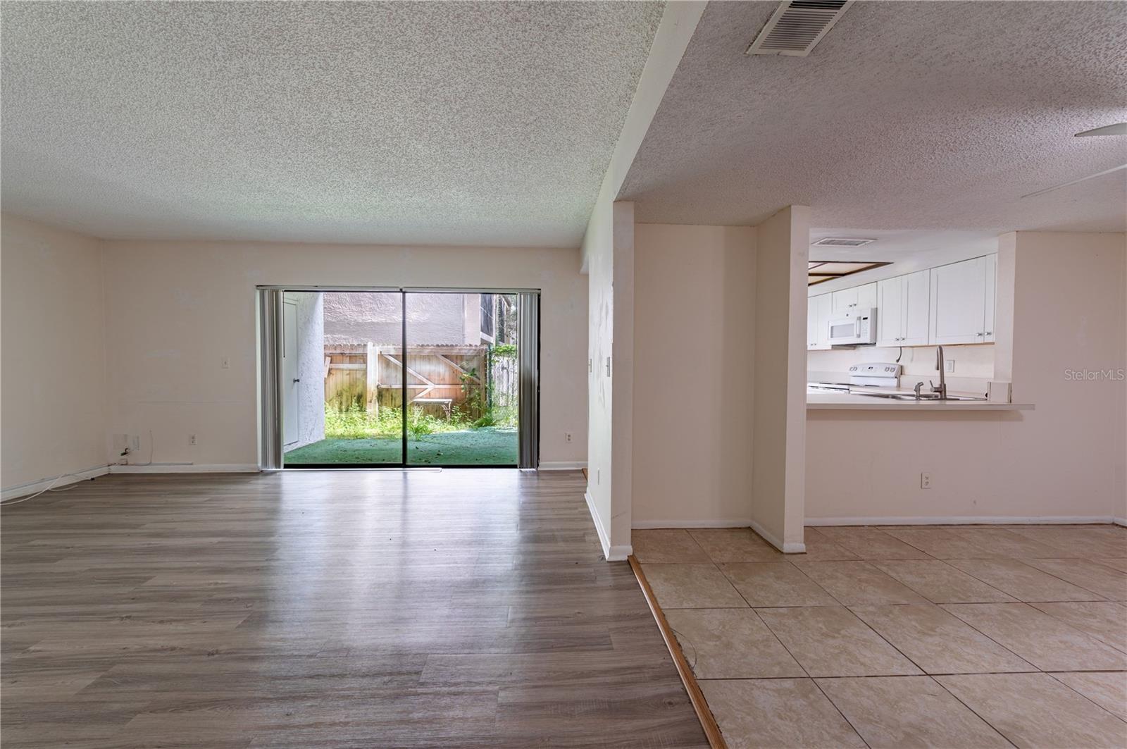 RIVER OAKS CONDO II - Residential