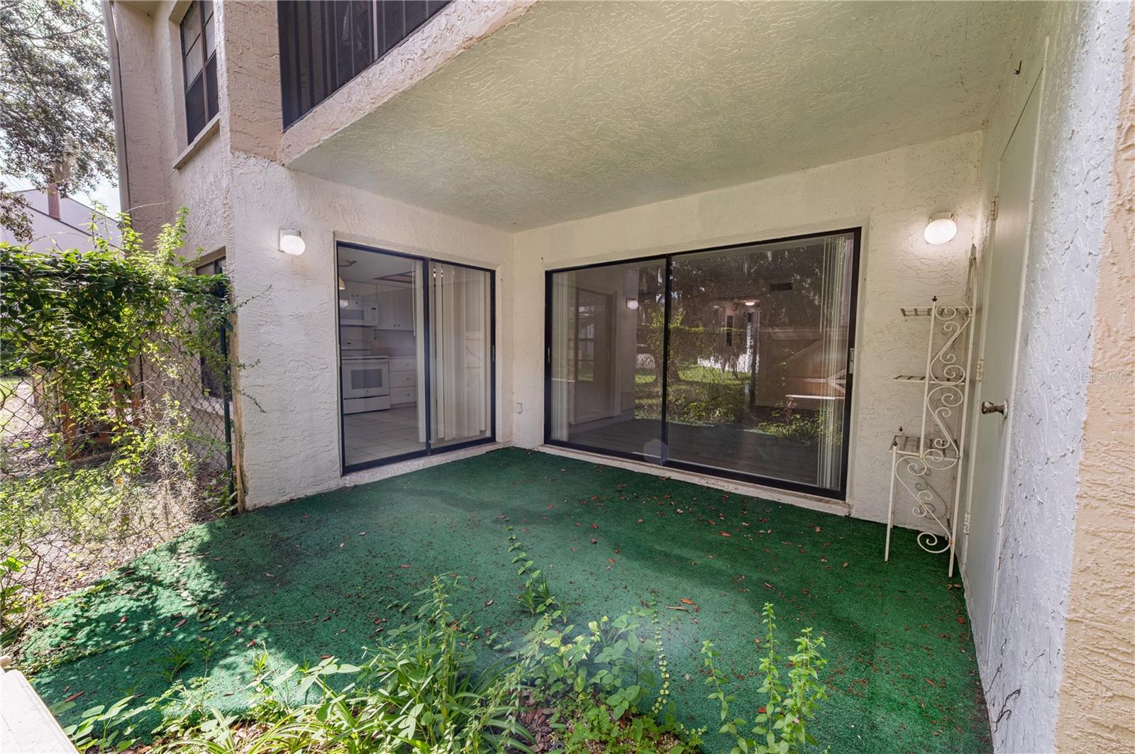 RIVER OAKS CONDO II - Residential