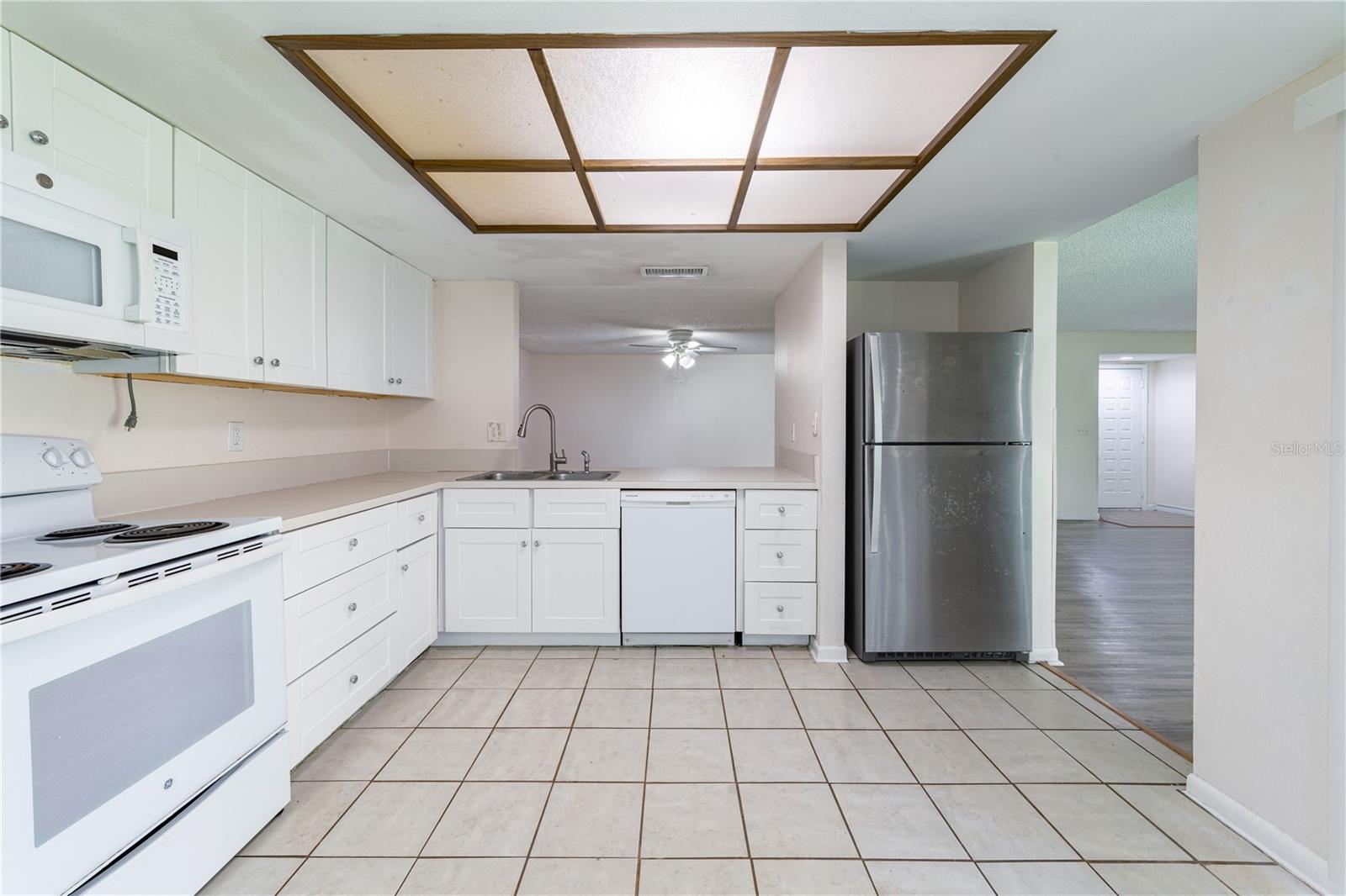 RIVER OAKS CONDO II - Residential