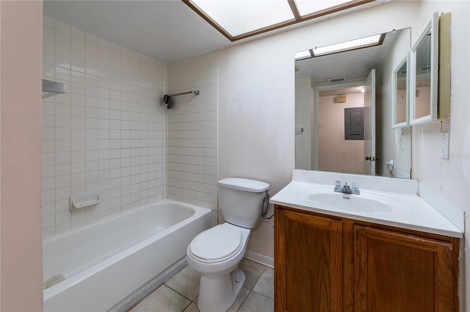 RIVER OAKS CONDO II - Residential