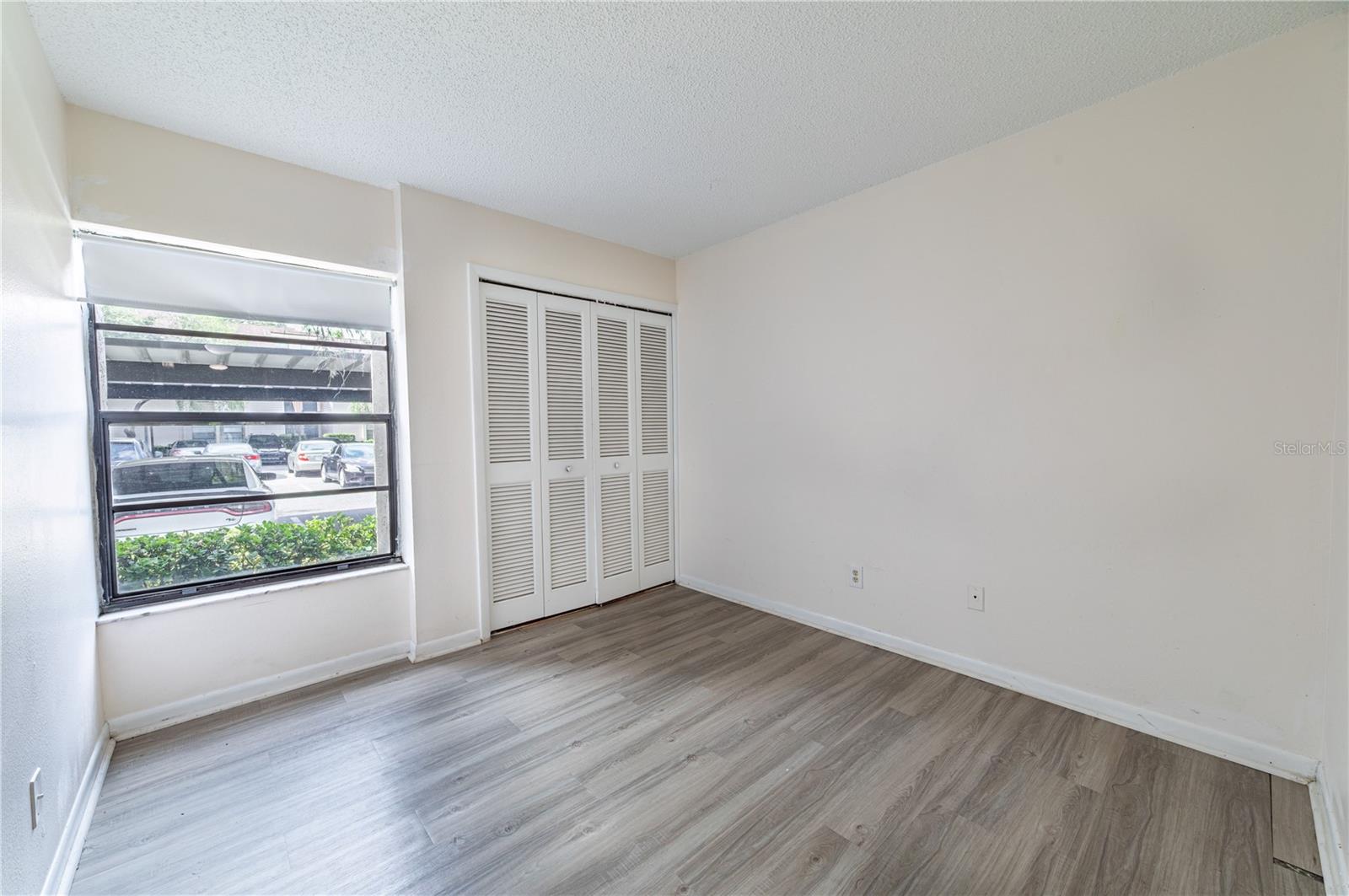 RIVER OAKS CONDO II - Residential