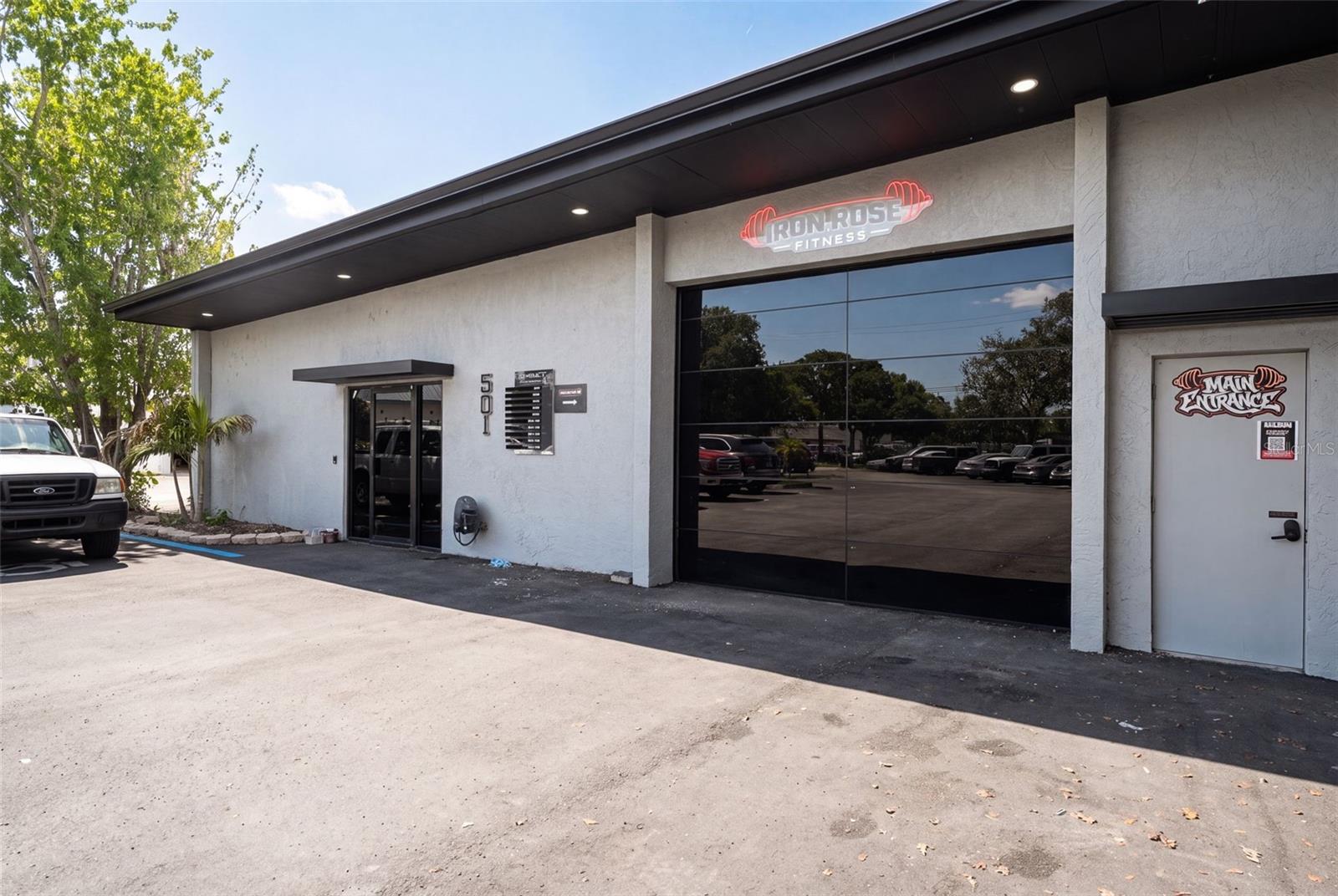 INTERSTATE PARK - Commercial Sale