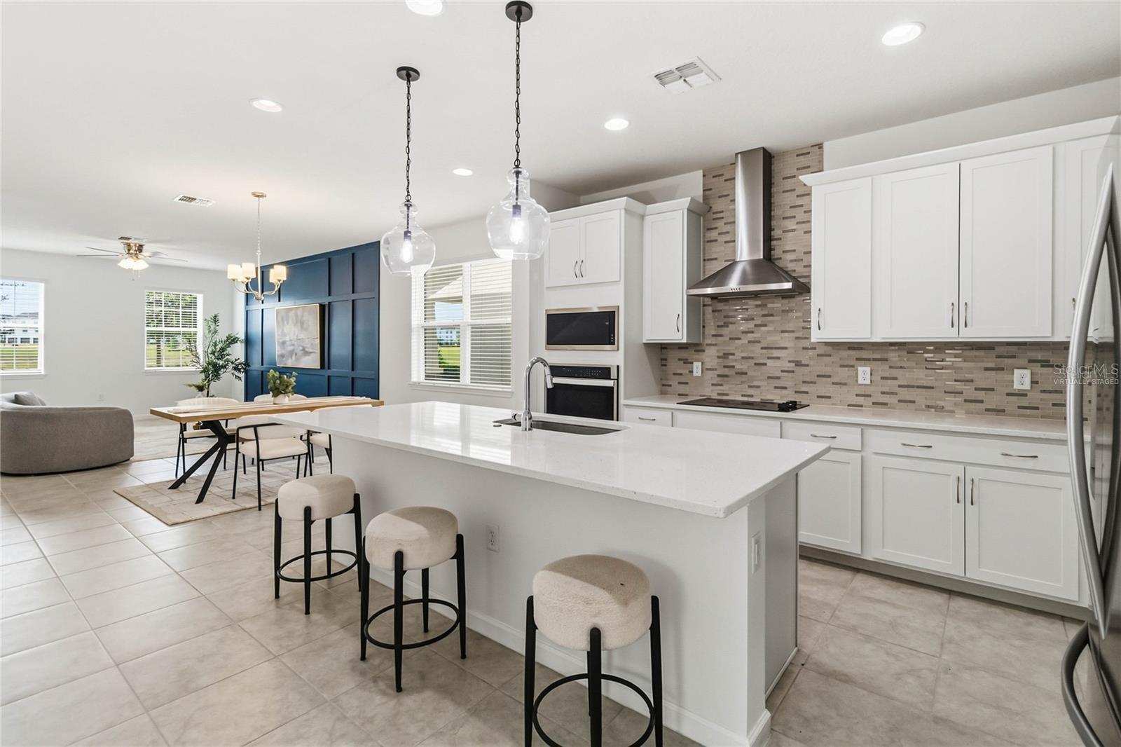 LAKESIDE AT HAMLIN - Residential Lease