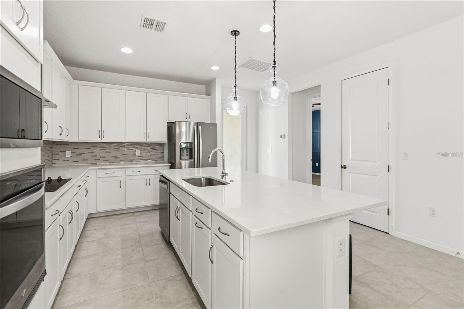 LAKESIDE AT HAMLIN - Residential Lease