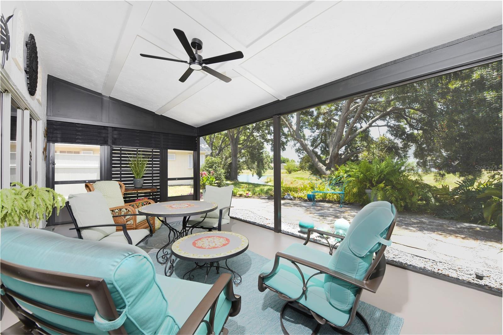 HAMLETS GROVE - Residential