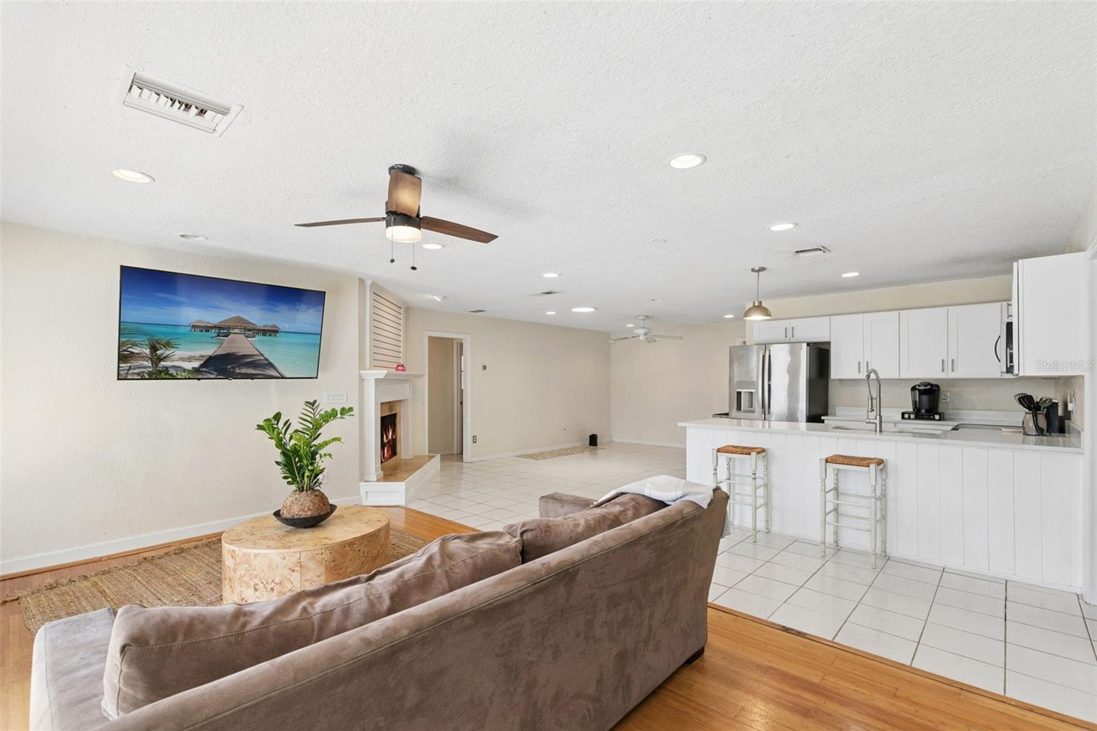 COACH LIGHT ESTATES - Residential