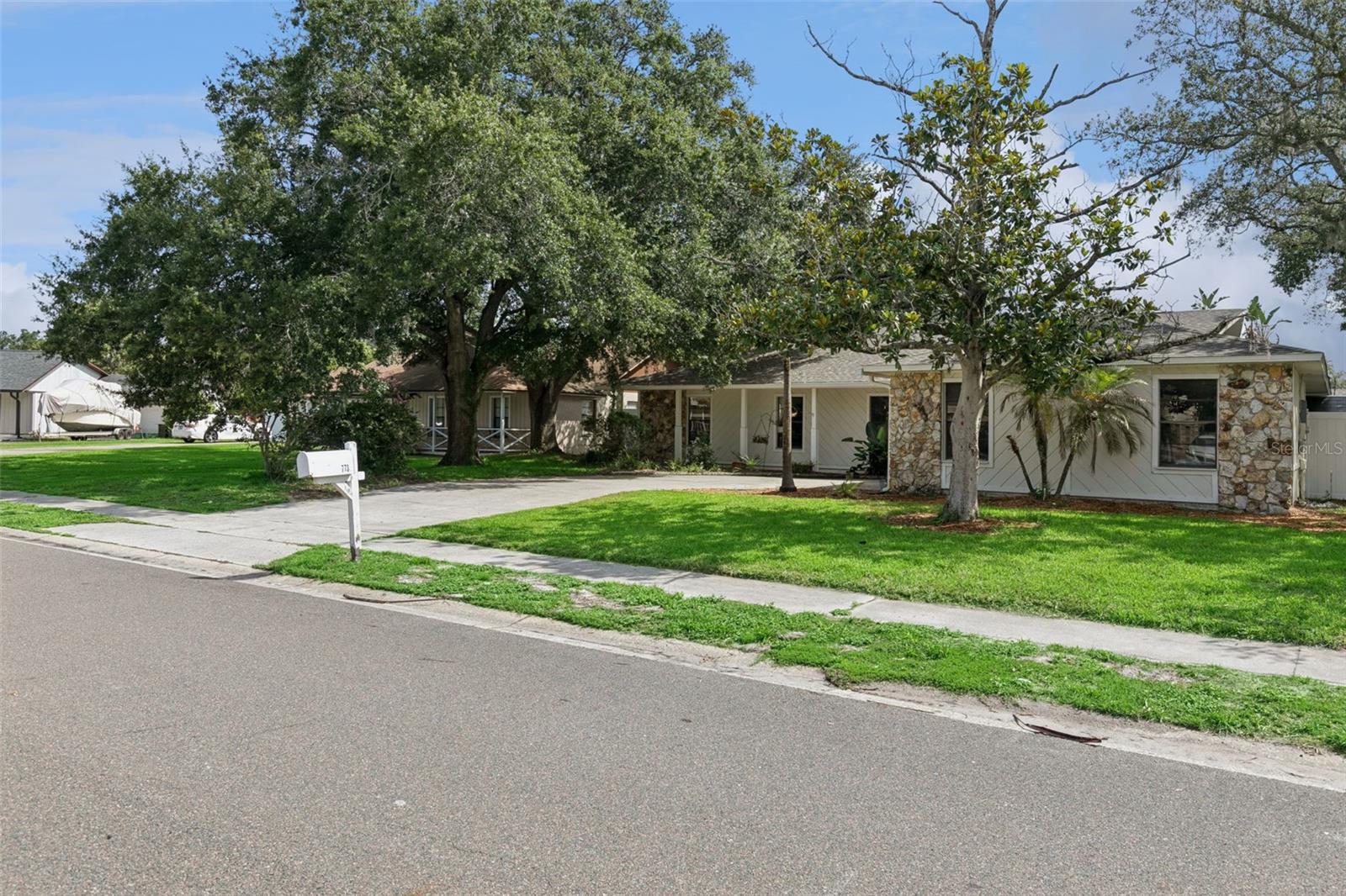 COACH LIGHT ESTATES - Residential