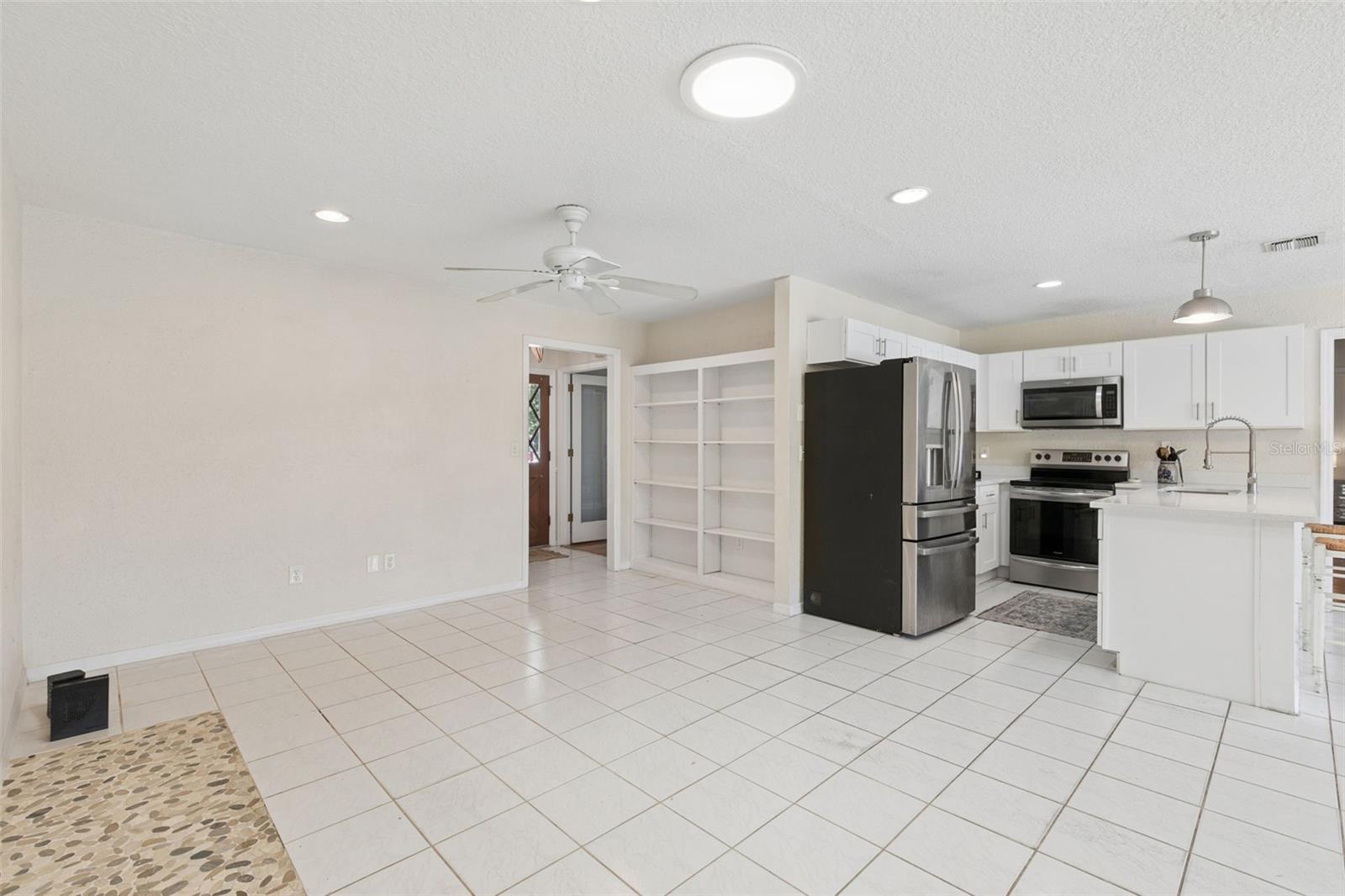 COACH LIGHT ESTATES - Residential