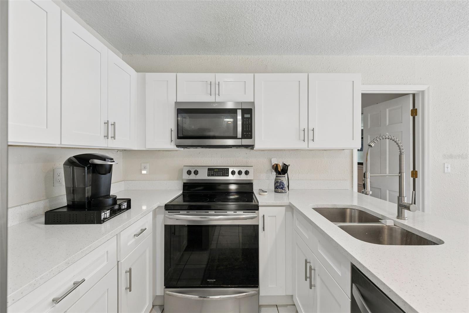 COACH LIGHT ESTATES - Residential