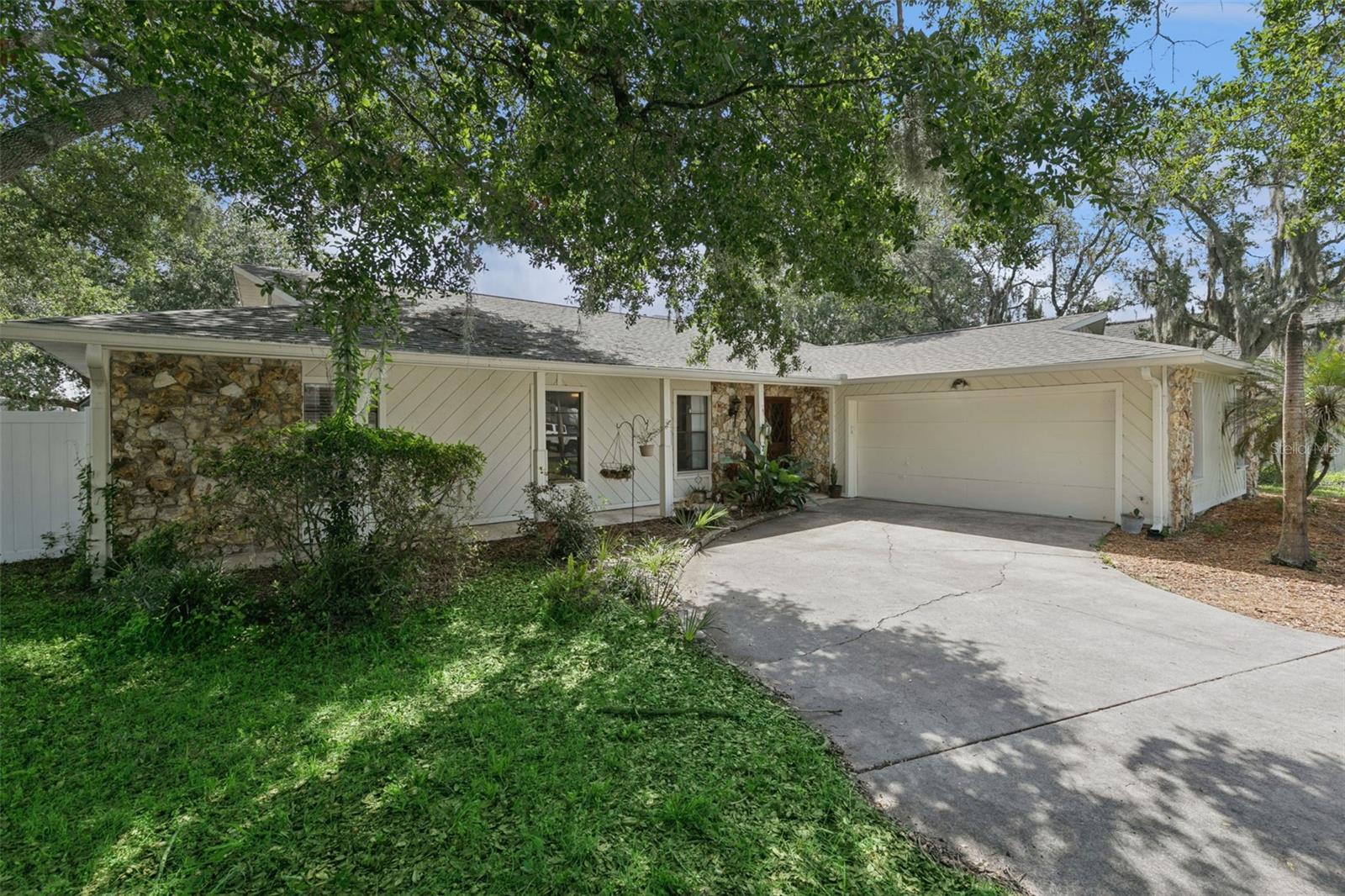 COACH LIGHT ESTATES - Residential