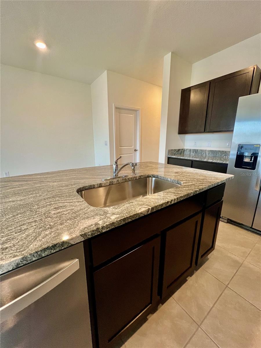 MEADOW RDG PH A-1 - Residential Lease