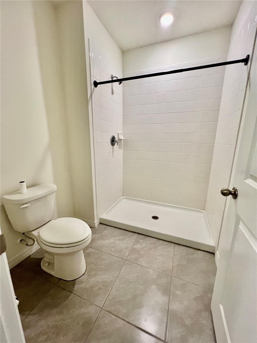 MEADOW RDG PH A-1 - Residential Lease