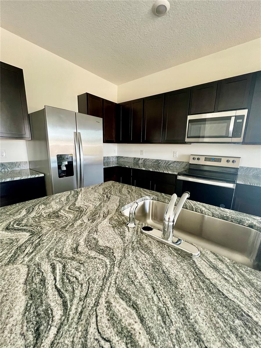 MEADOW RDG PH A-1 - Residential Lease