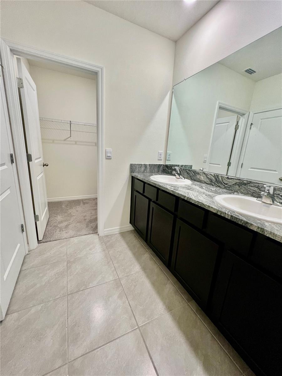 MEADOW RDG PH A-1 - Residential Lease
