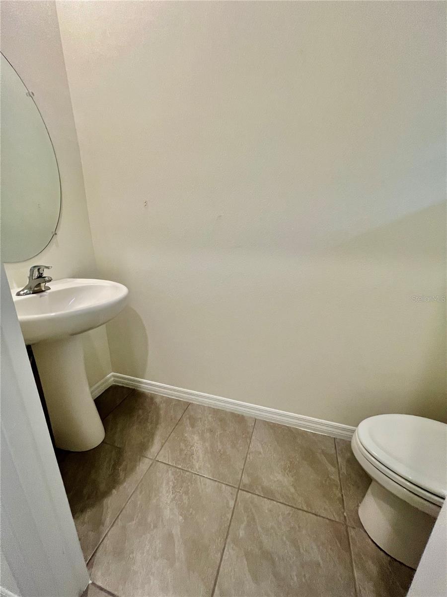 MEADOW RDG PH A-1 - Residential Lease