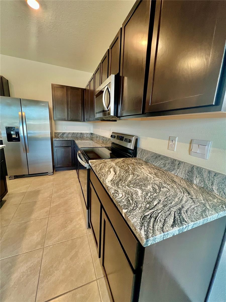 MEADOW RDG PH A-1 - Residential Lease