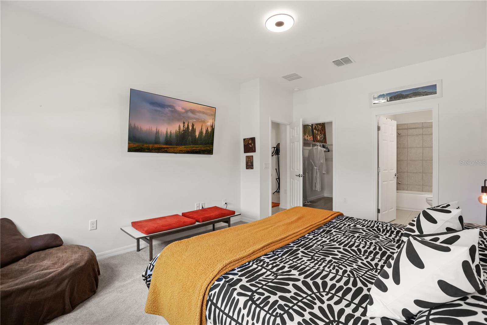 SUNSET LAKES - Residential