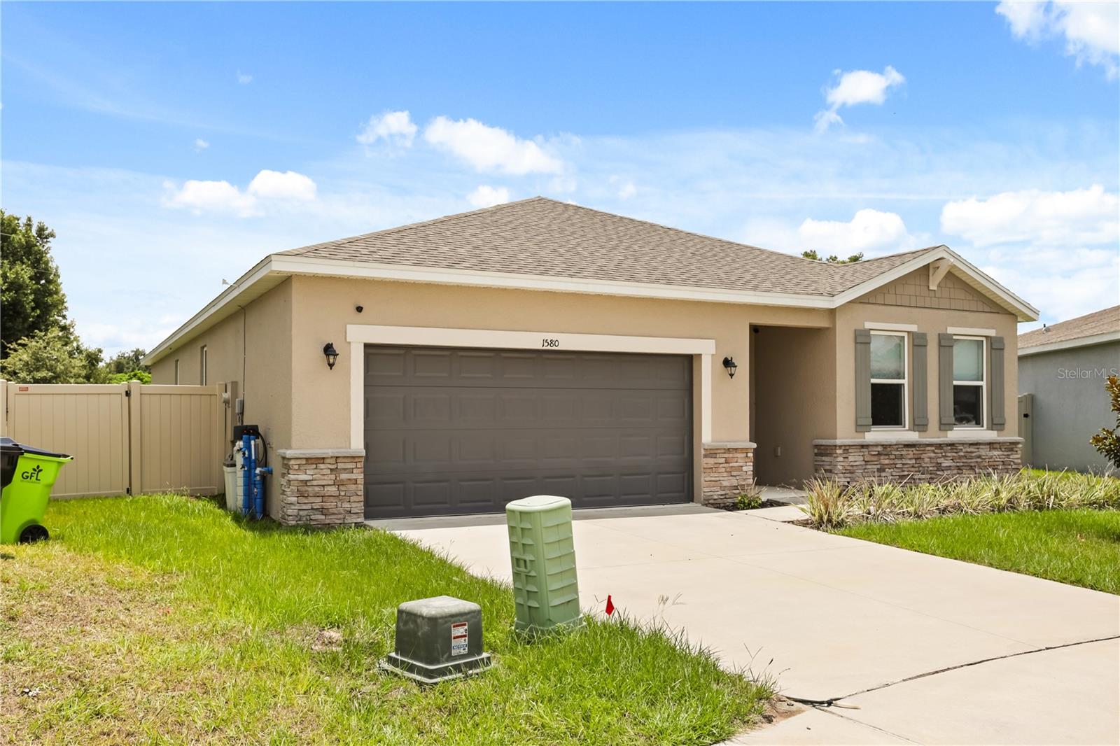 SUNSET LAKES - Residential
