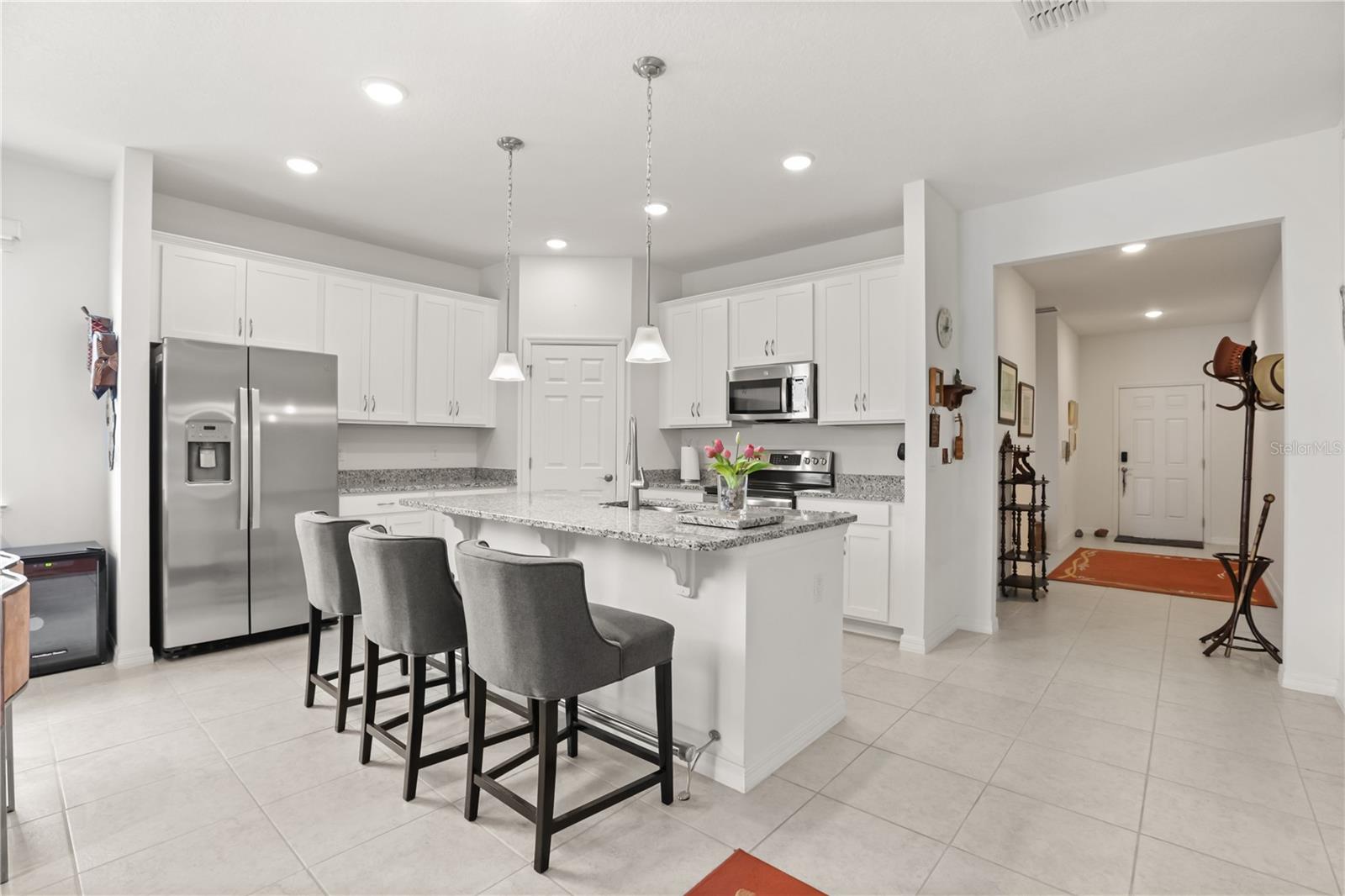 SUNSET LAKES - Residential