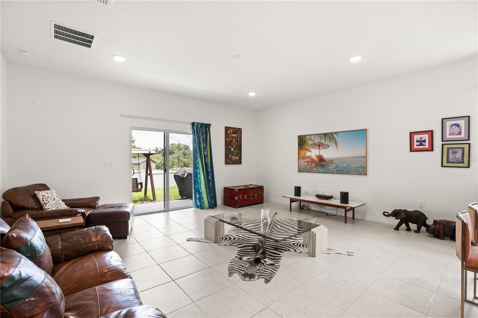 SUNSET LAKES - Residential