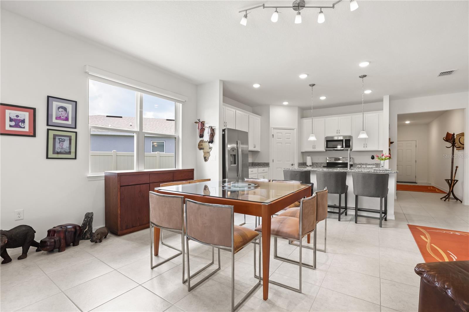 SUNSET LAKES - Residential