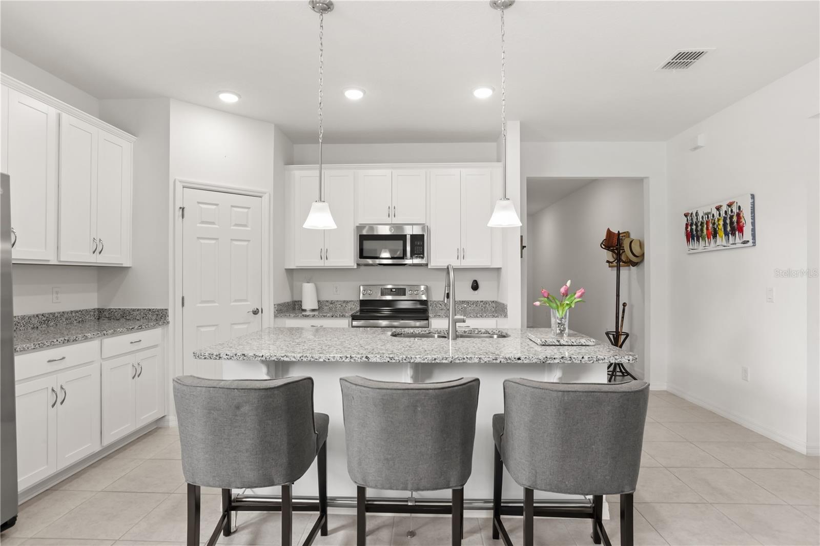 SUNSET LAKES - Residential