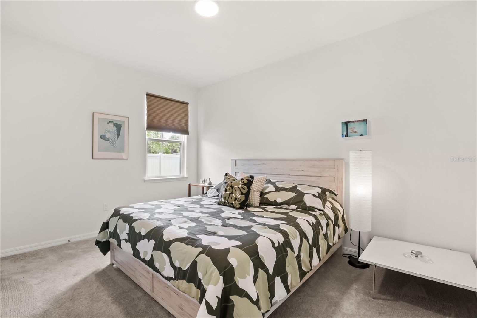 SUNSET LAKES - Residential