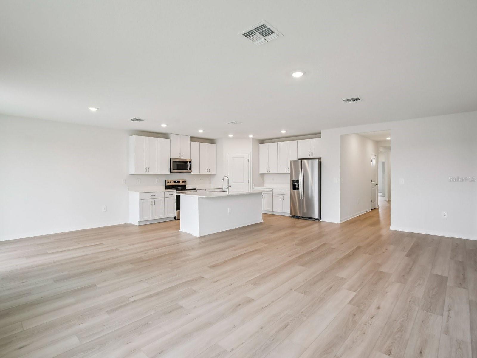 MAGNOLIA BAY - Residential