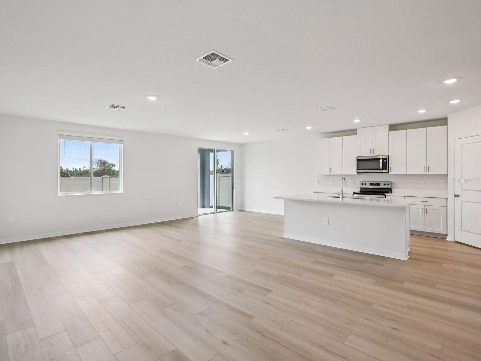 MAGNOLIA BAY - Residential