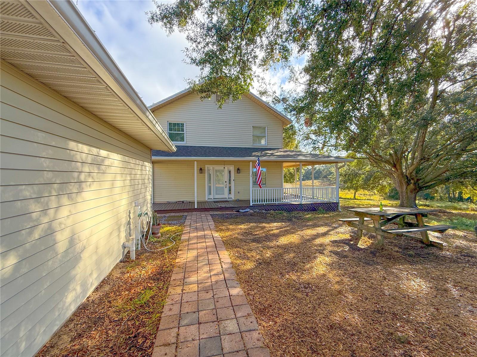 LAKE AVALON GROVES - Residential
