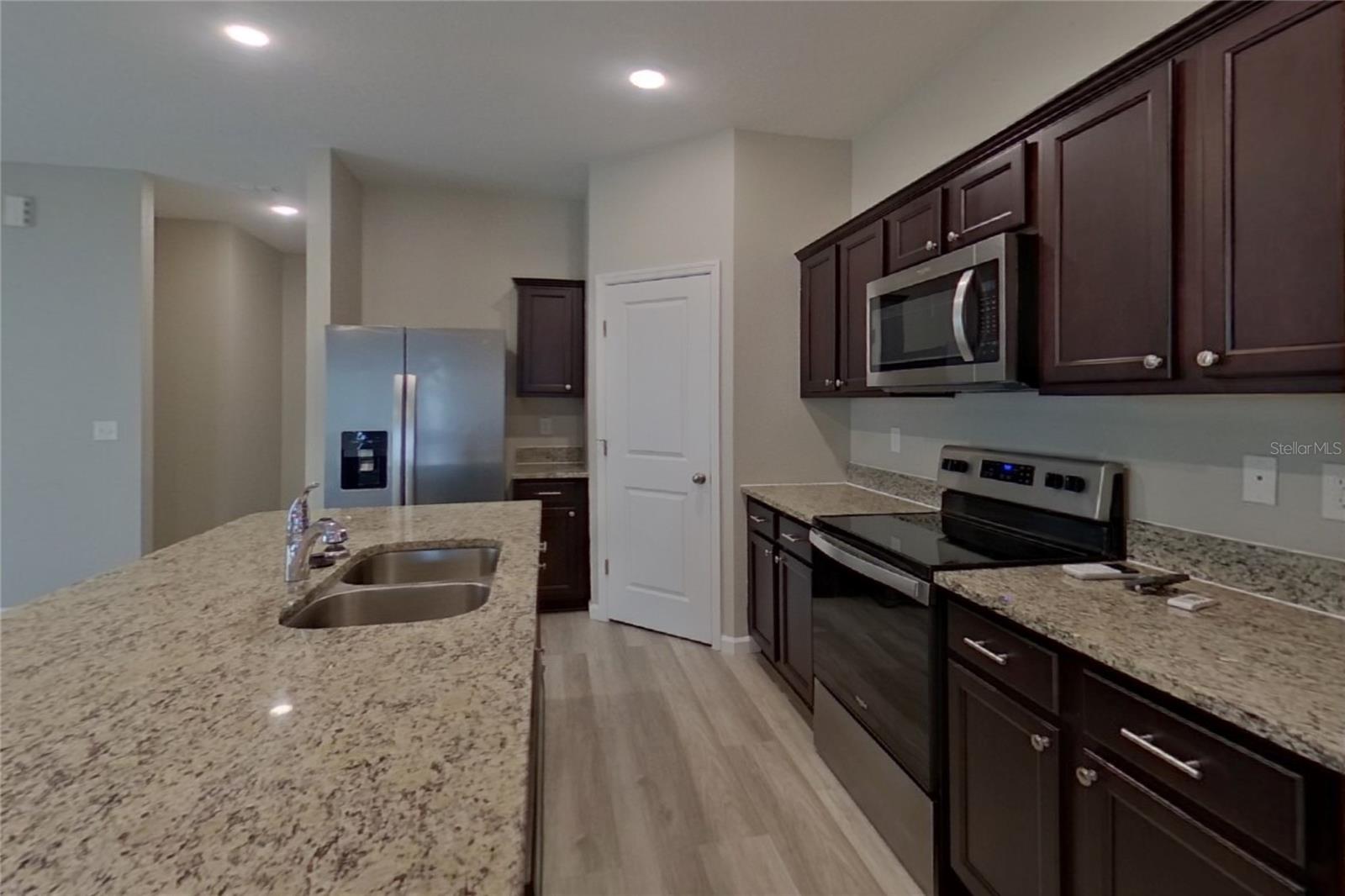 CHERRY LAKE LNDG PH 2 - Residential Lease