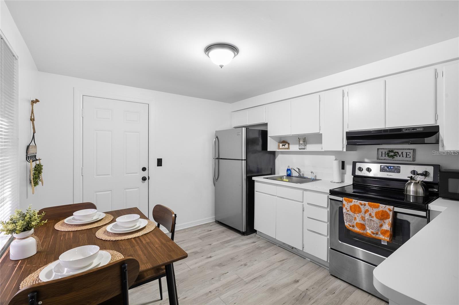 BYARS REVISION OF SUNNYLAND AC - Residential Lease