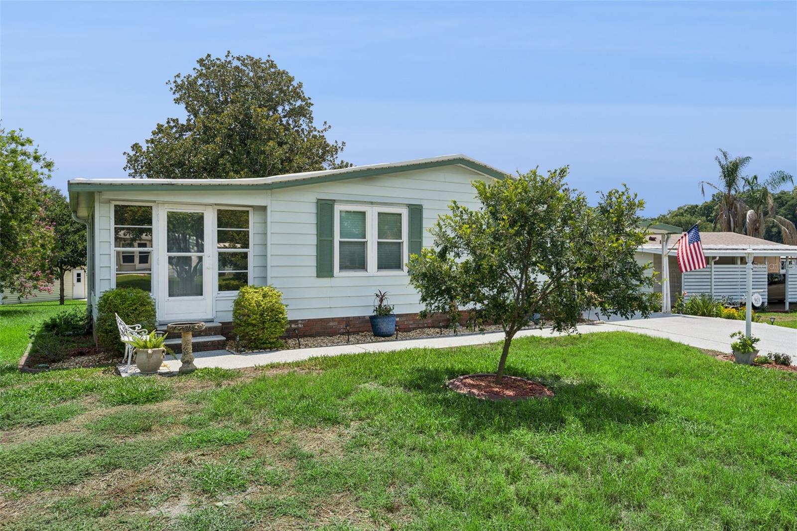 LADY LAKE ORANGE BLOSSOM GARDENS UNIT 08 - Residential
