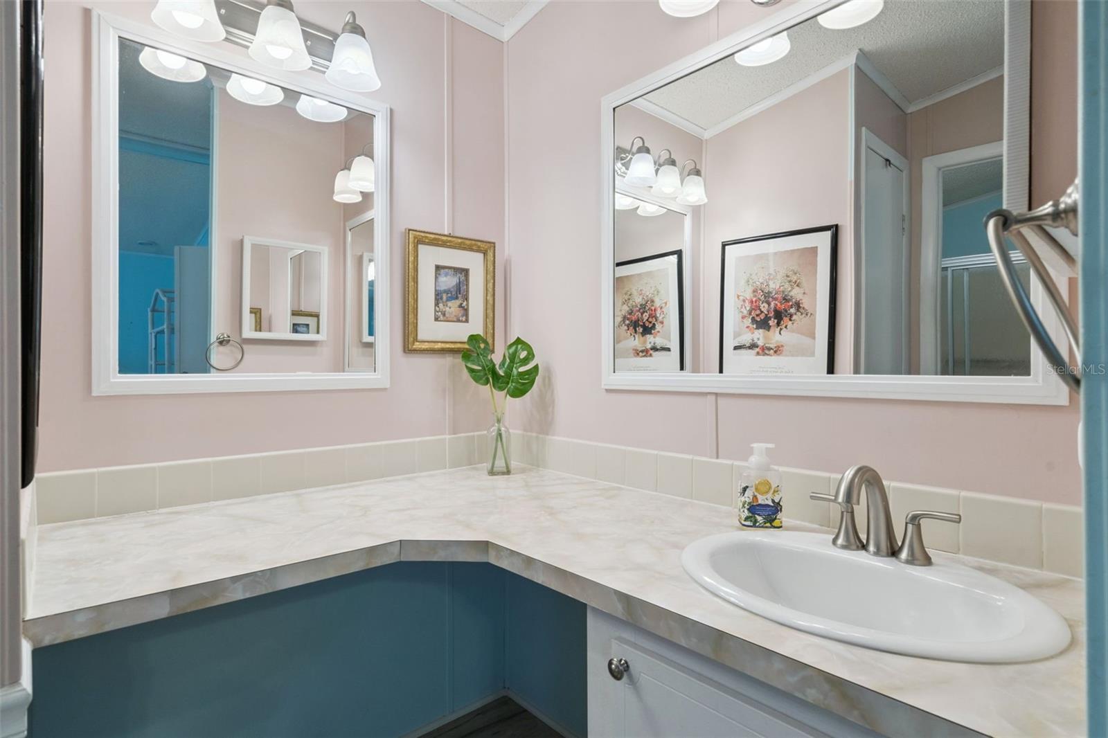 LADY LAKE ORANGE BLOSSOM GARDENS UNIT 08 - Residential