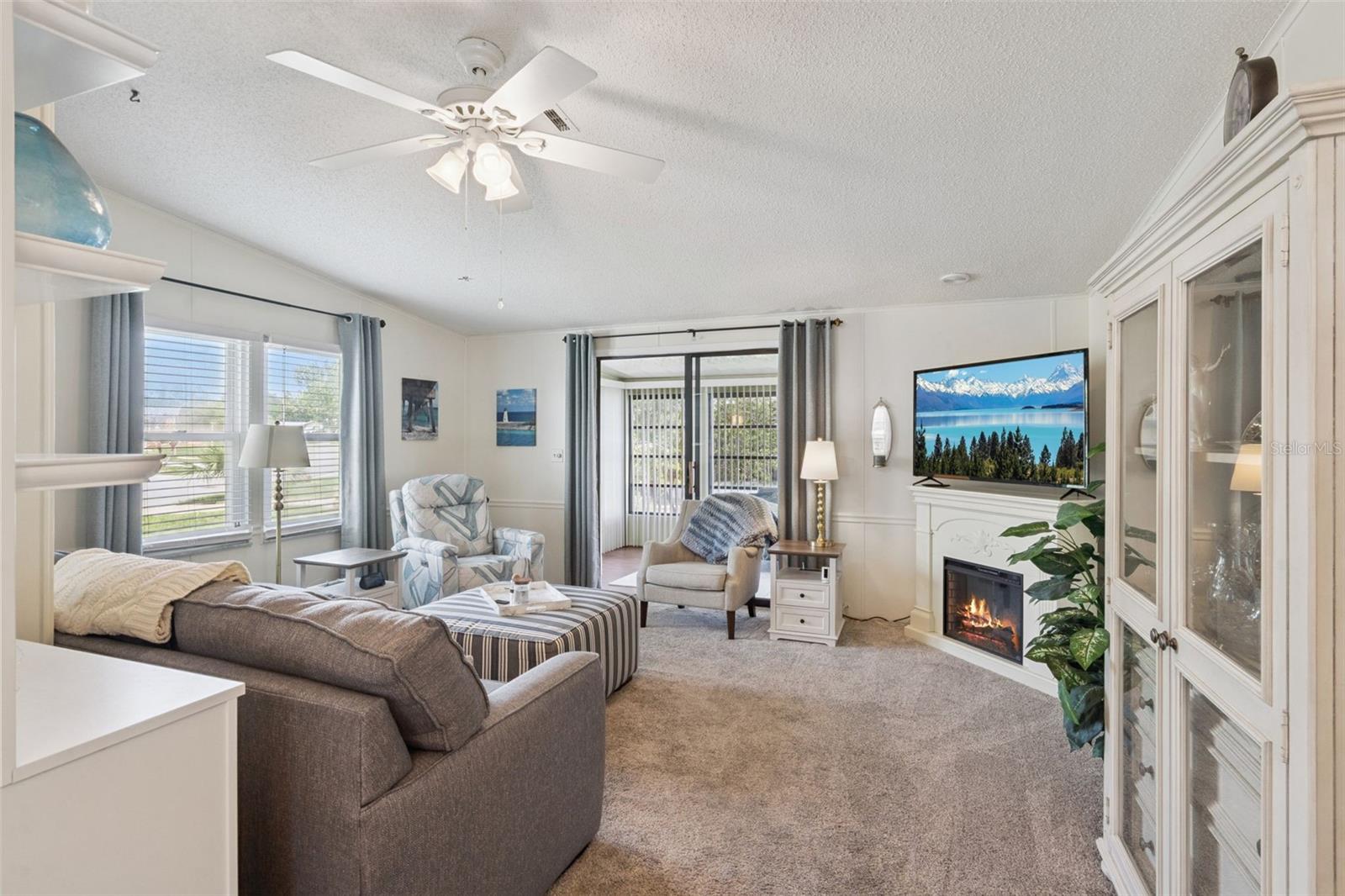 LADY LAKE ORANGE BLOSSOM GARDENS UNIT 08 - Residential