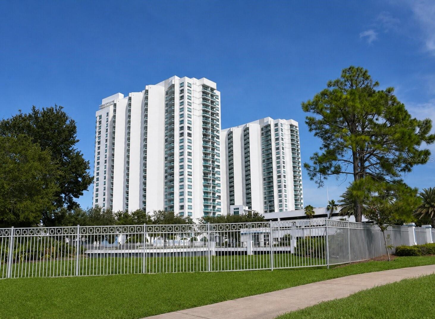 MARINA GRANDE/HALIFAX 01 - Residential Lease