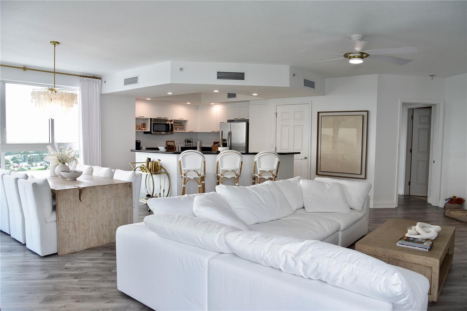 MARINA GRANDE/HALIFAX 01 - Residential Lease